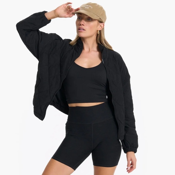 Vuori Jacket Womens XL Halo Insulated Jacket Active Warm Cozy Comfy Quilted - Picture 2 of 12